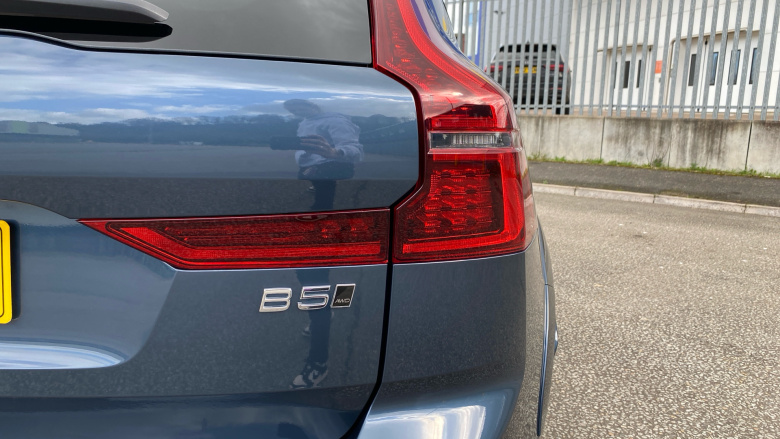 Volvo XC60 2.0 B5P Ultra Dark 5dr AWD Geartronic Petrol Estate